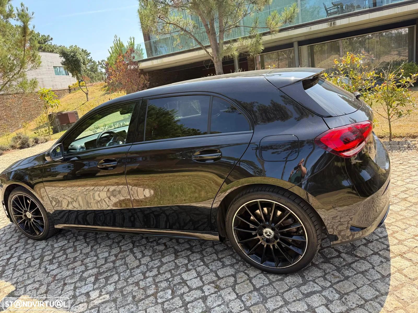 Mercedes-Benz A 250 e AMG Line - 1