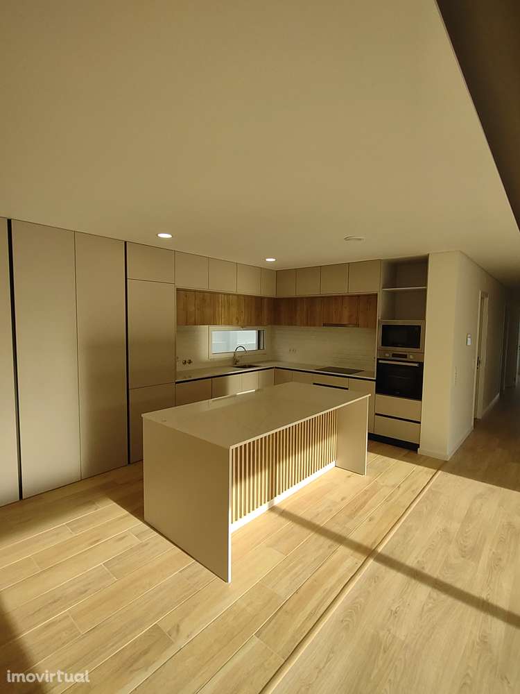 Moradia Térrea Isolada 5 Assoalhadas - Grande imagem: 3/30