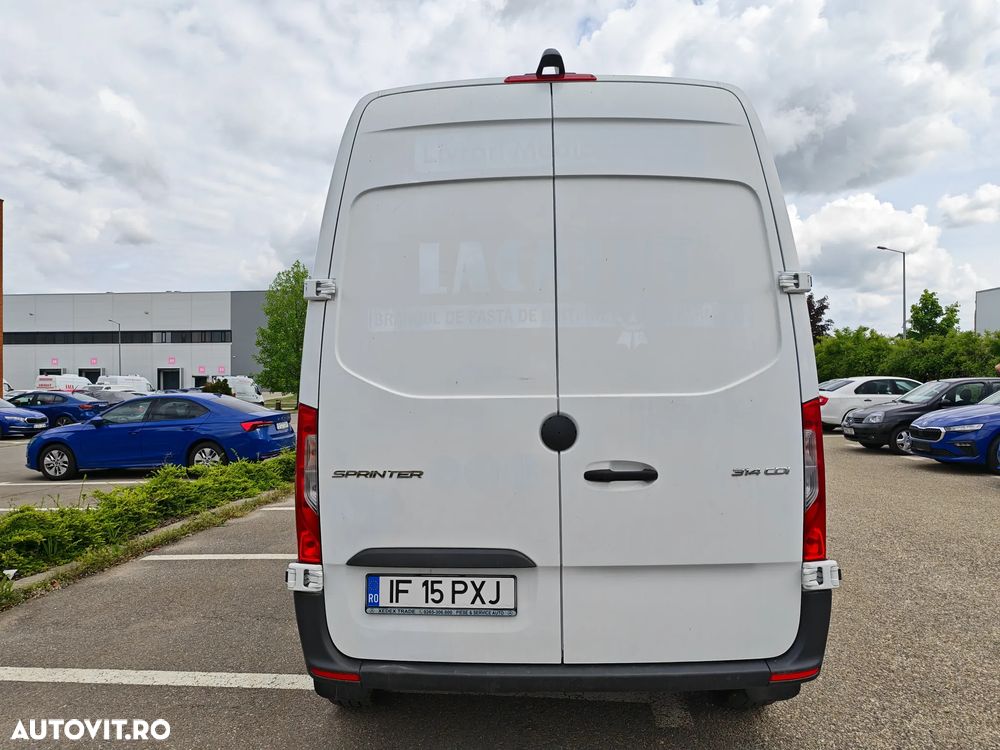 Mercedes-Benz Sprinter - 11