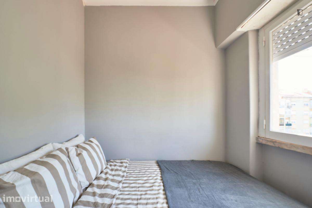Quarto - localizado em Benfica Lisbon - Grande imagem: 5/33