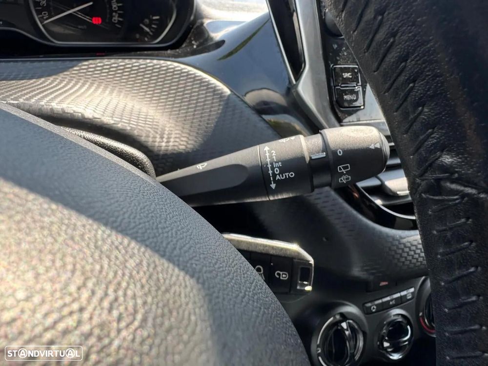 Peugeot 208 - 29