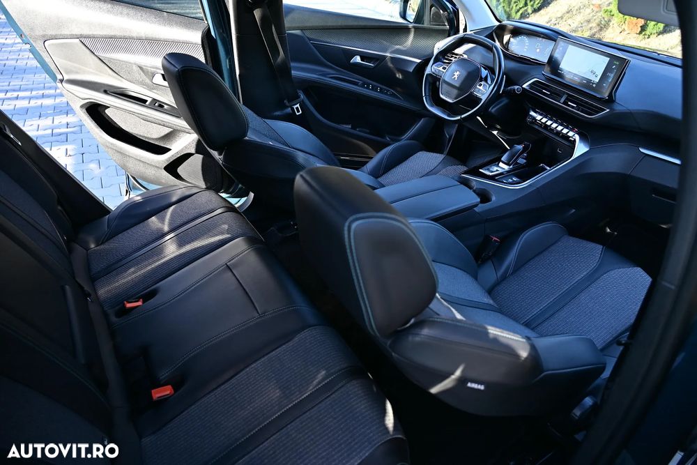 Peugeot 3008 Plug-In Hybrid 225 e-EAT8 Allure Pack - 10