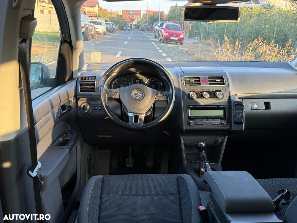 Volkswagen Touran - 19