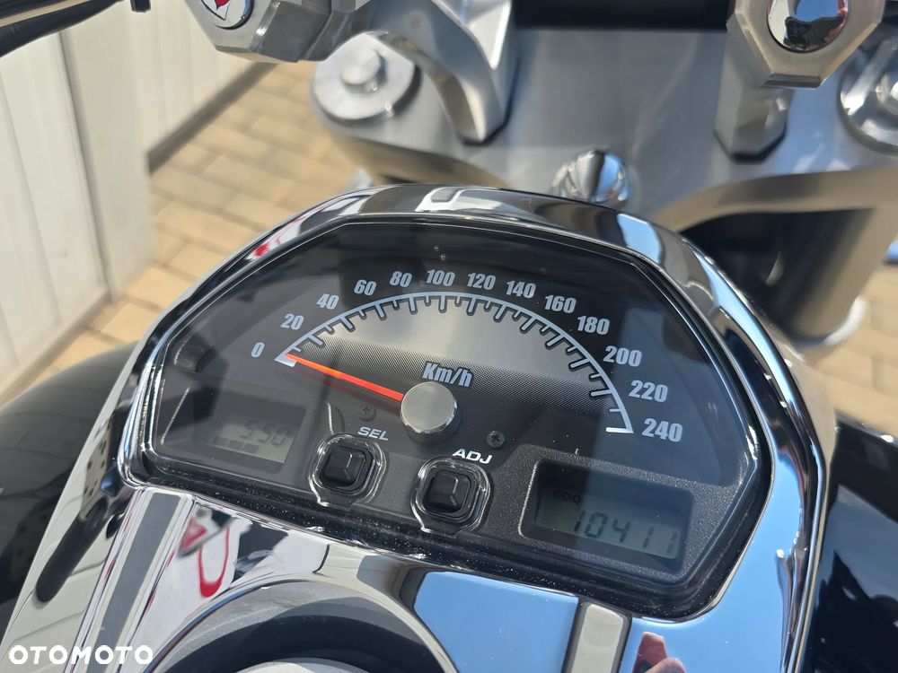 Suzuki Boulevard - 4