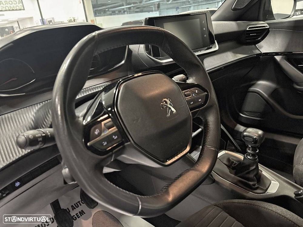 Peugeot 2008 1.2 PureTech Active Pack - 12