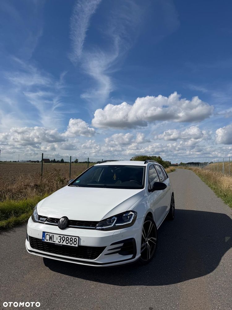 Volkswagen Golf 2.0 TDI SCR DSG IQ.DRIVE - 2