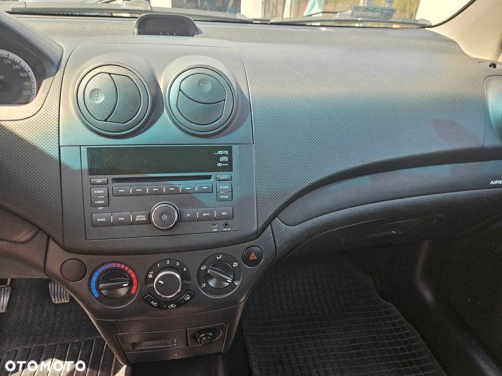 Chevrolet Aveo 1.2 16V Base+ - 11