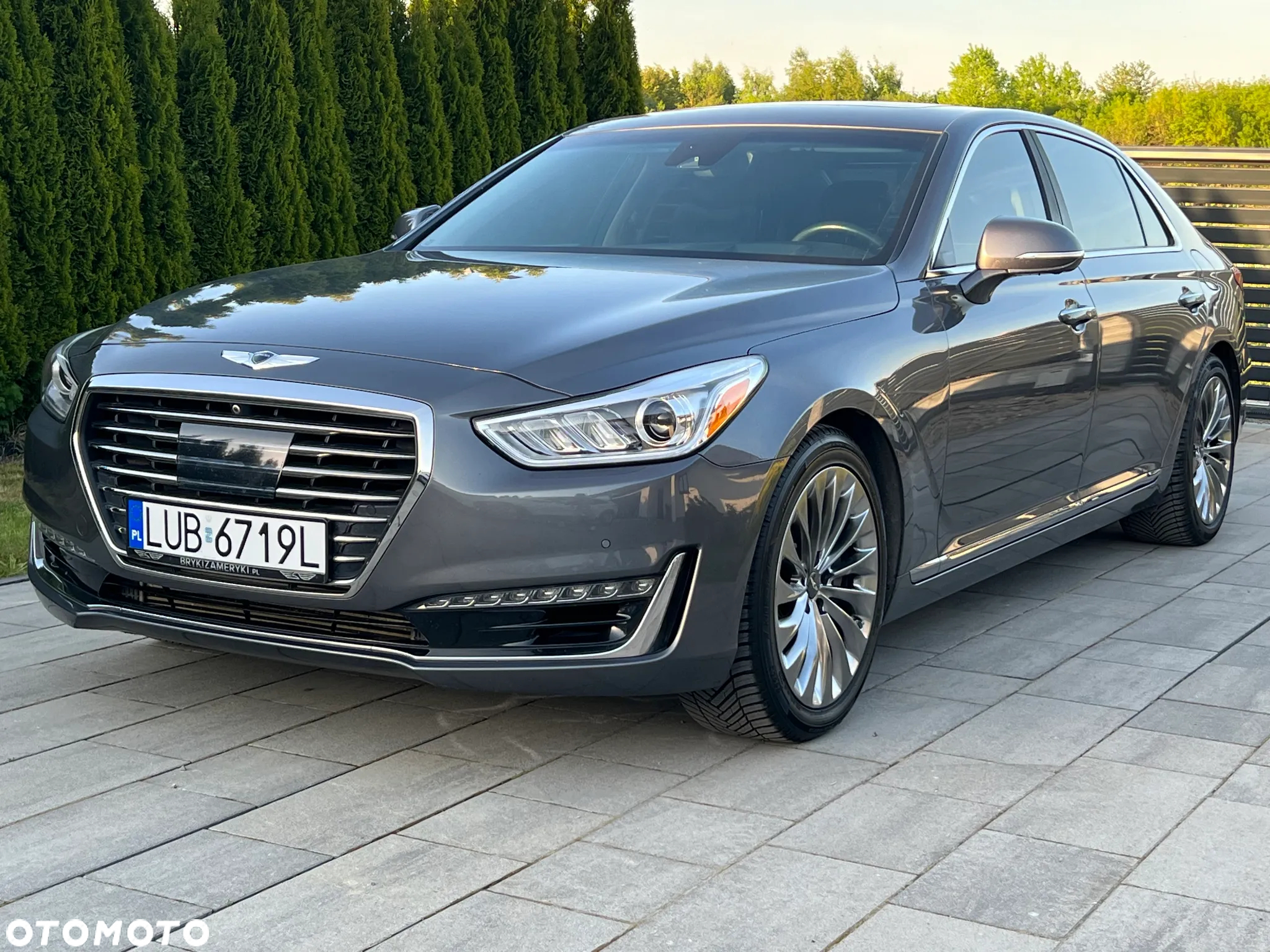 Genesis G90 - 4