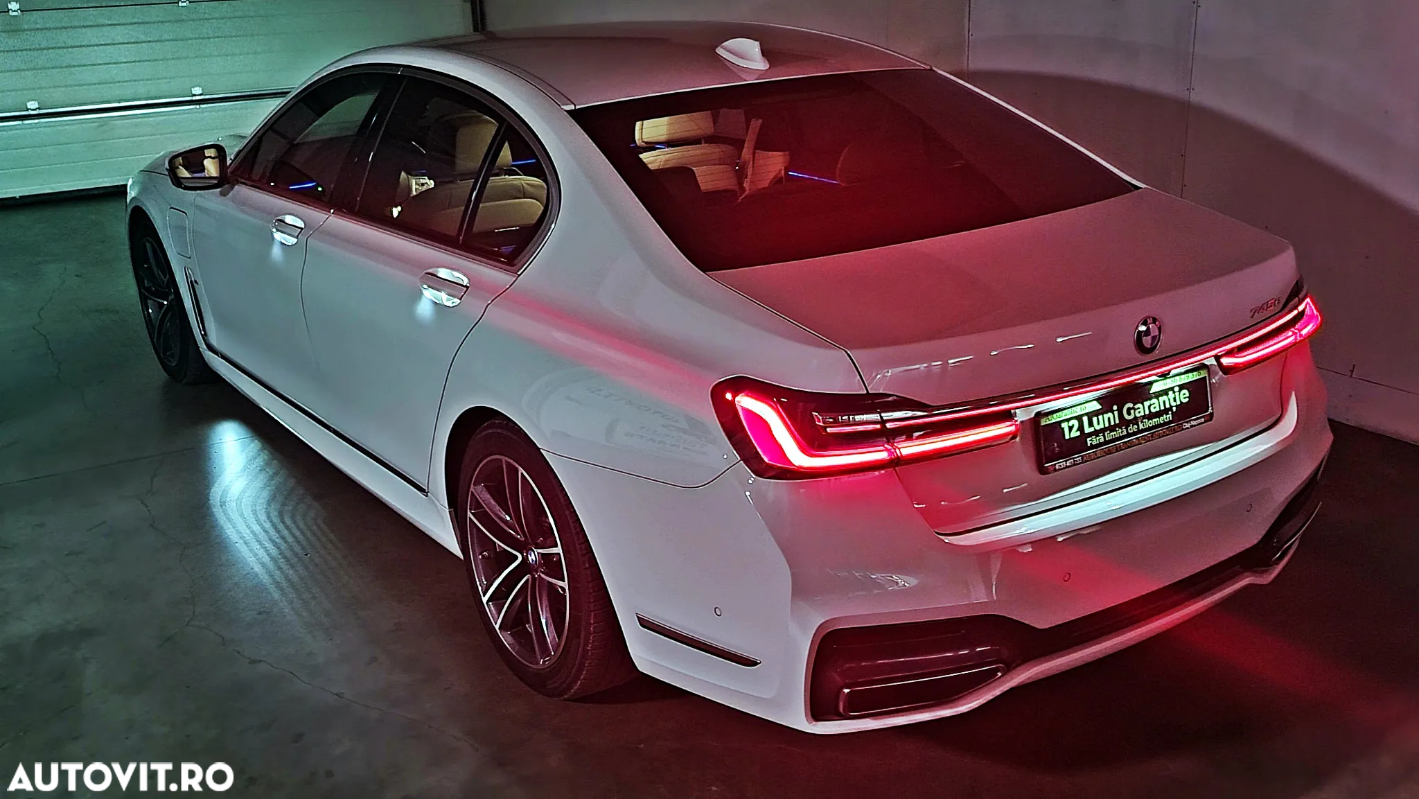 BMW Seria 7 745e - 40