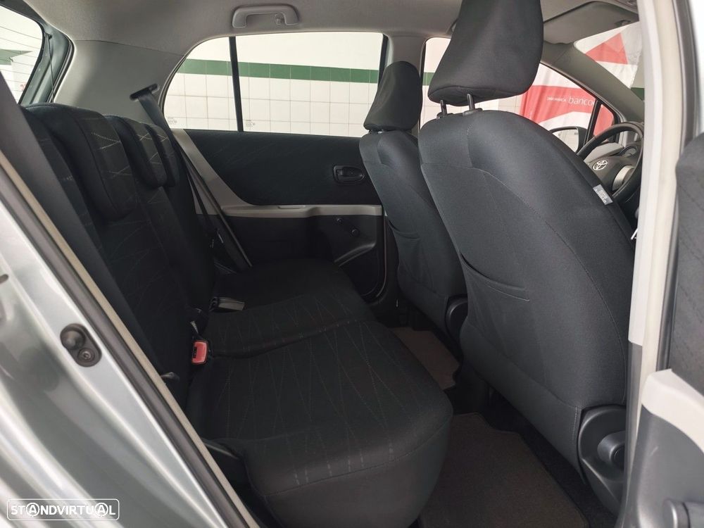 Toyota Yaris 1.0 VVT-i AC Manual - 15