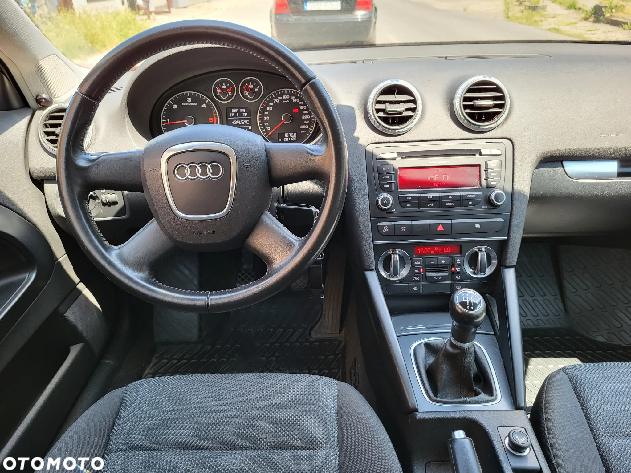 Audi A3 1.6 TDI DPF Attraction - 23
