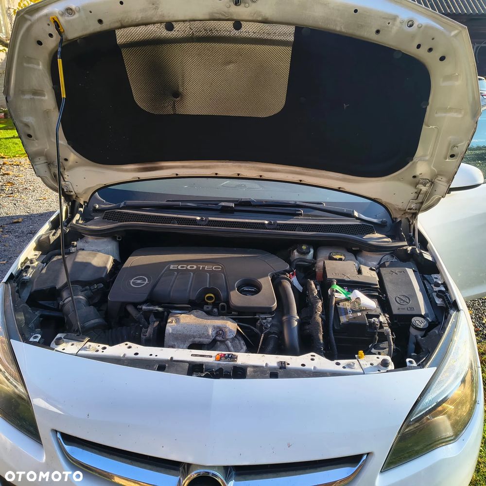 Opel Astra 2014 photo 4