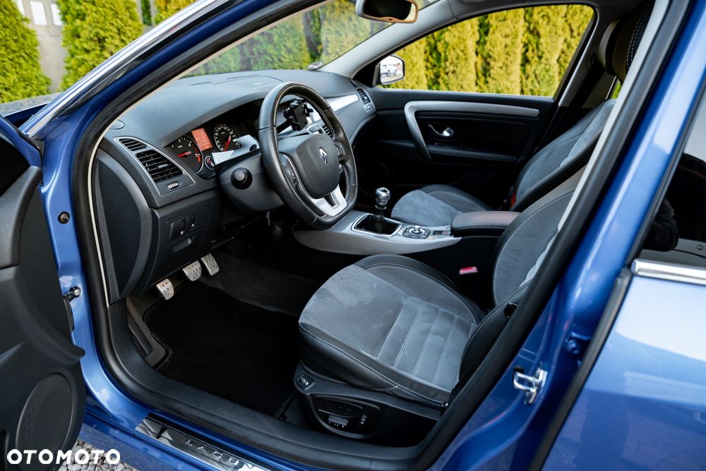 Renault Laguna dCi 180 FAP GT - 17