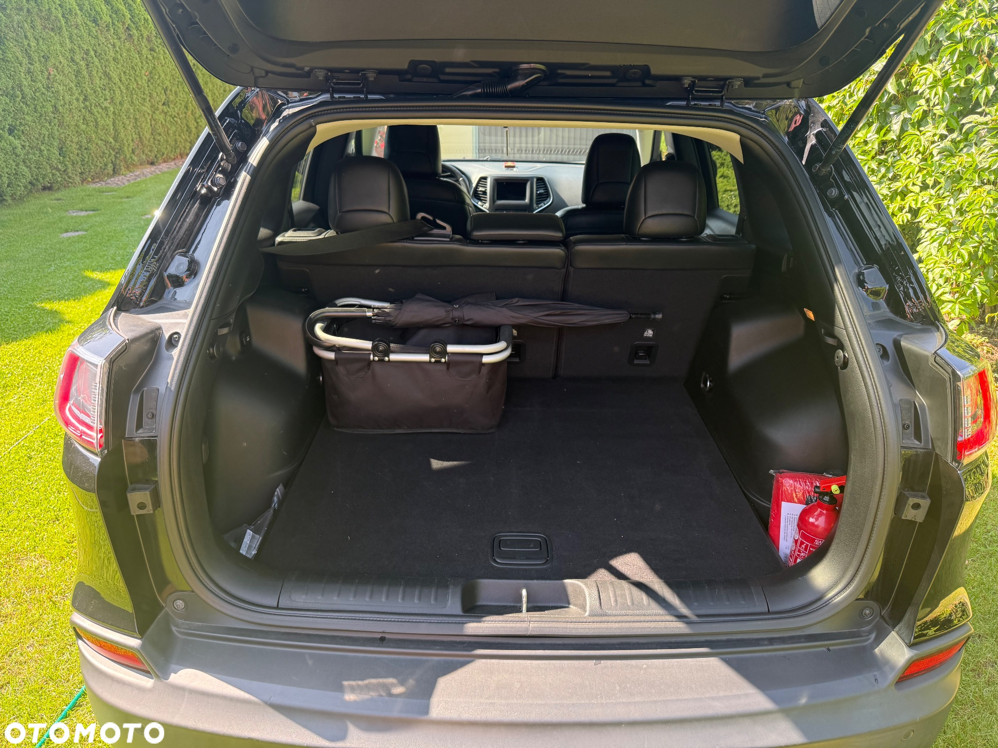 Jeep Cherokee - 4
