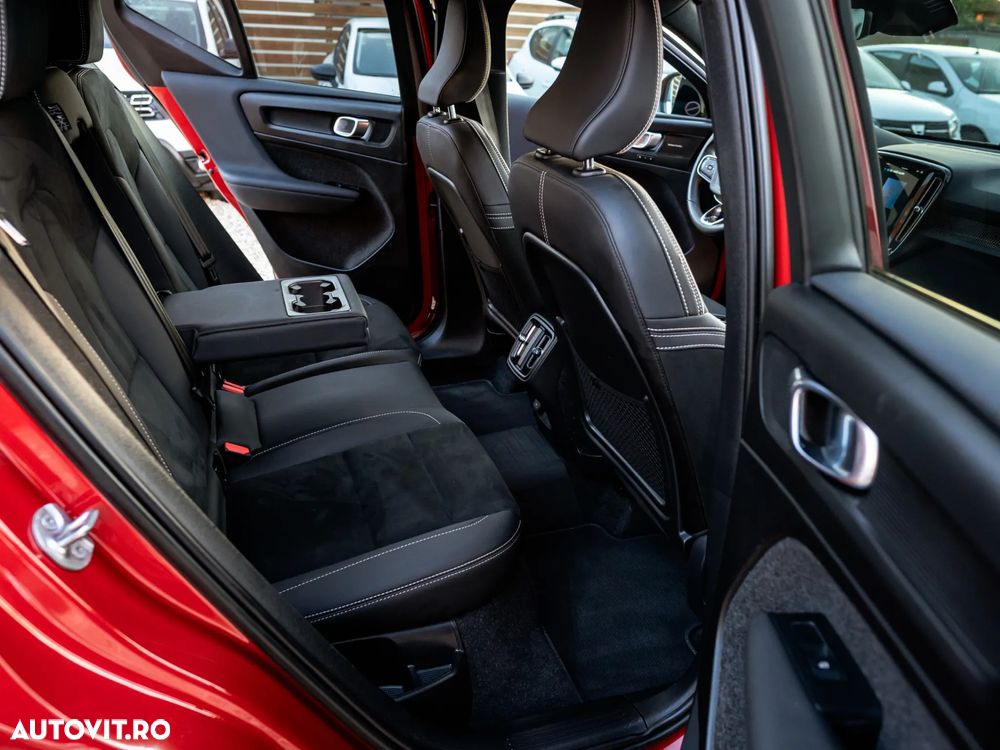 Volvo XC 40 B4 AT8 AWD Mild Hybrid R-Design - 27