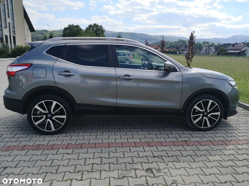 Nissan Qashqai 1.6 DCi 4x4 Tekna - 4