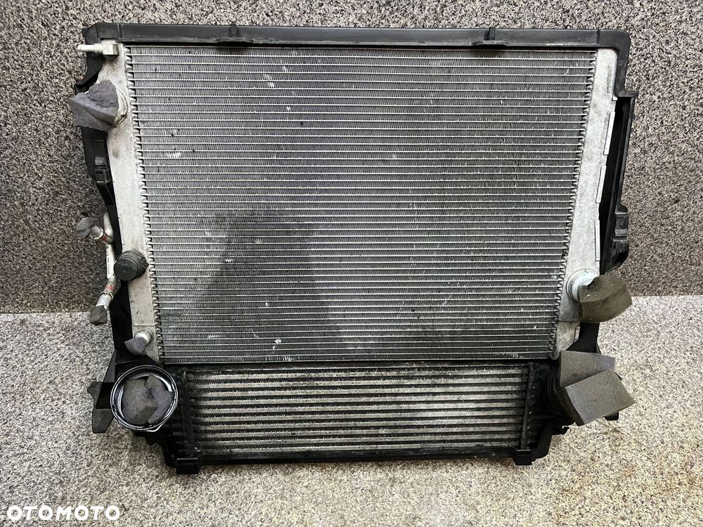 BMW X5 E70 chlodnica wody klimatyzacji intercooler ramka chlodnic 3.0 D M57 - 2