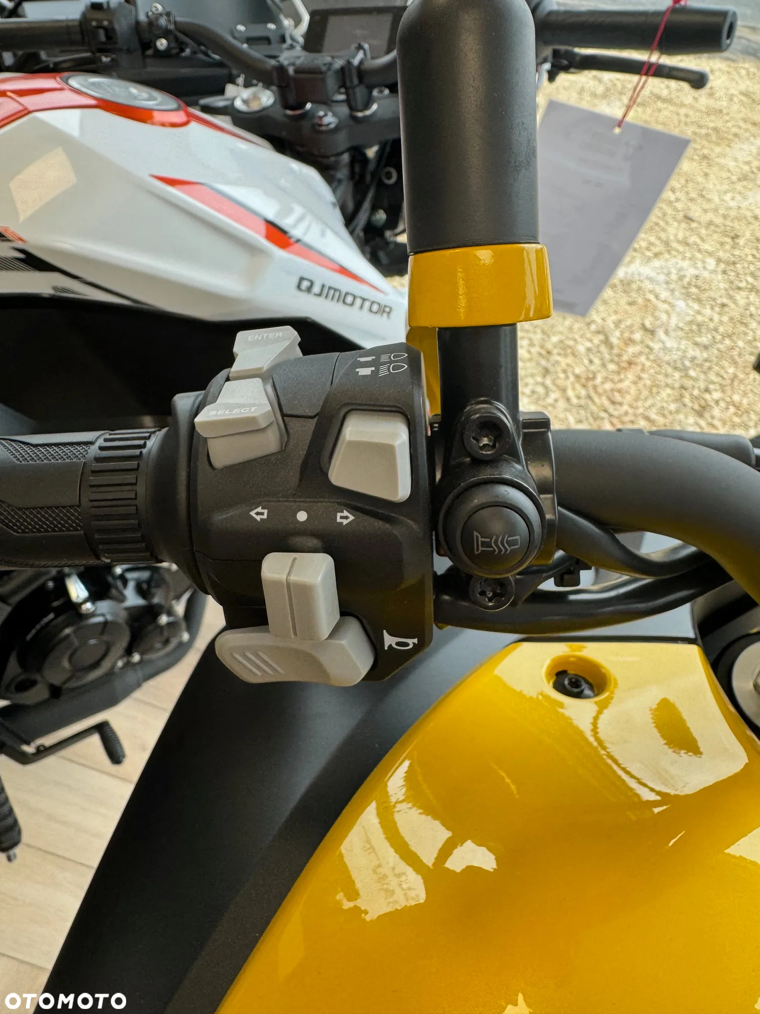 QJMOTOR SVT 650X - 18
