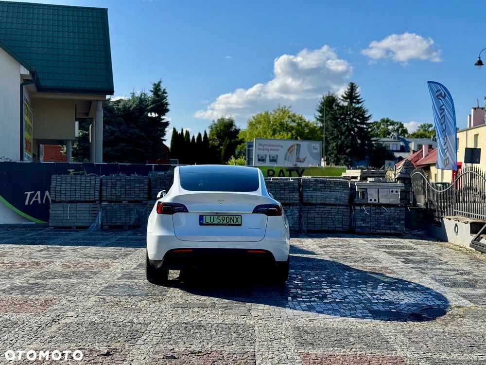 Tesla Model Y - 5