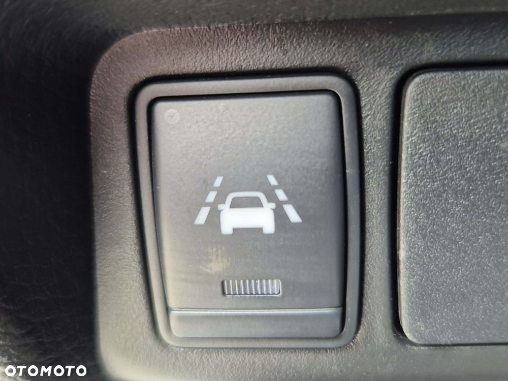 Nissan Qashqai 1.3 DIG-T N-Connecta - 24