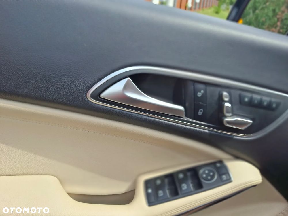 Mercedes-Benz CLA 250 4-Matic - 10