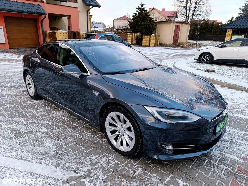Tesla Model S - 13