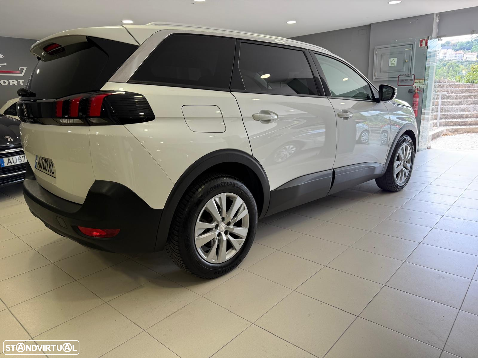 Peugeot 5008 1.5 BlueHDi Allure Pack EAT8 - 3