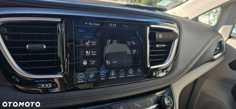 Chrysler Pacifica - 14