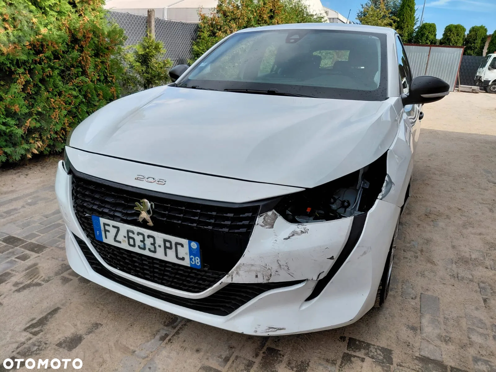 Peugeot 208 - 12