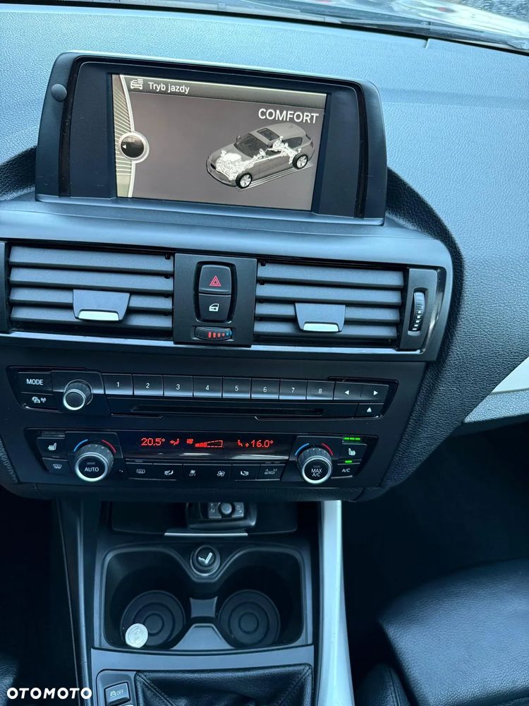 BMW Seria 1 120d Sport Line - 12