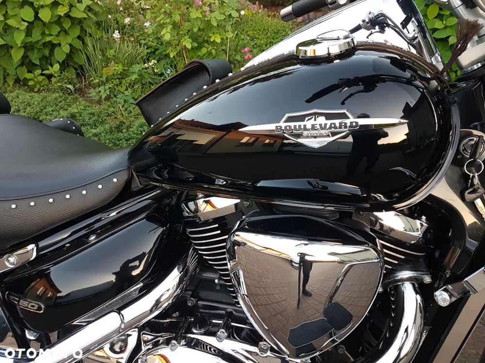 Suzuki VL 800 Volusia - Boulevard C50 - 12