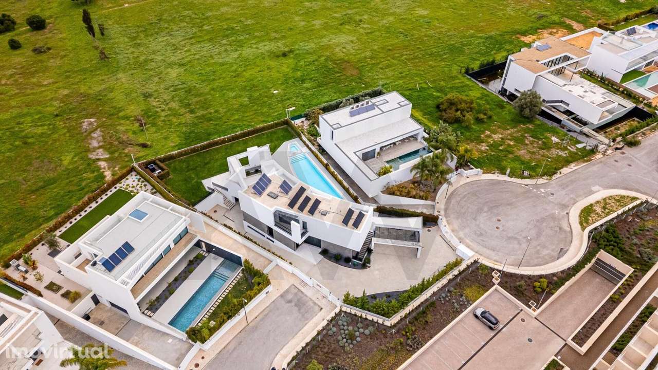 Moradia T5 Contemporânea com Domótica Total e Piscina | Vilamoura - Grande imagem: 2/59
