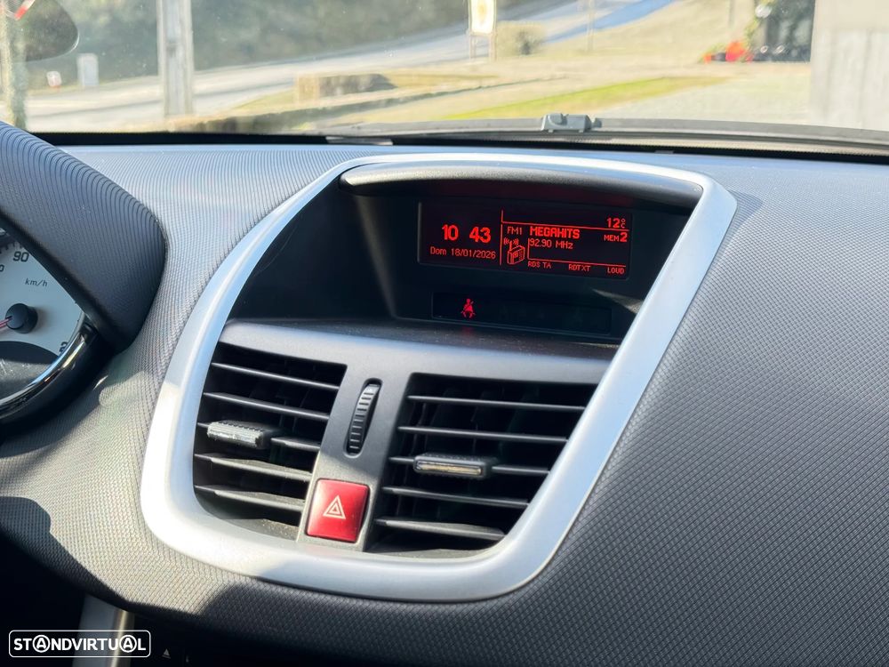 Peugeot 207 1.4 HDi Premium - 18