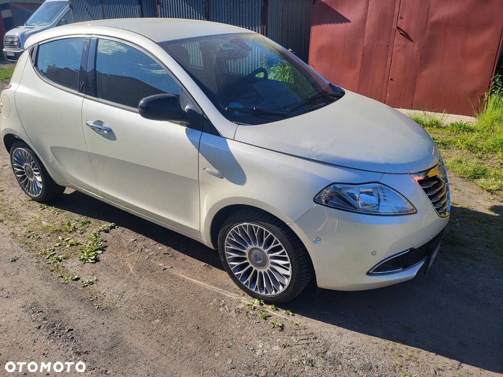 Lancia Ypsilon 0.9 Platinum S&S - 1
