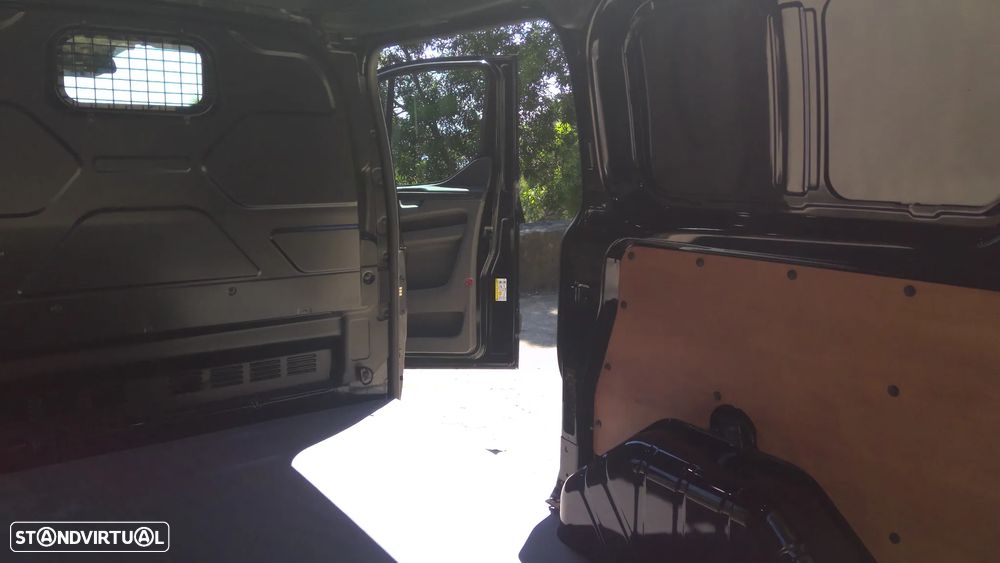 Ford Transit Custom 2.0 TDCi 130cv Automática - Excelente estado - 26