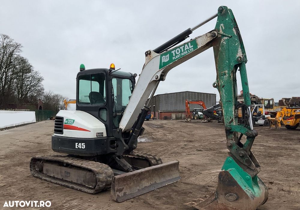 Bobcat E45 Miniexcavator - 5
