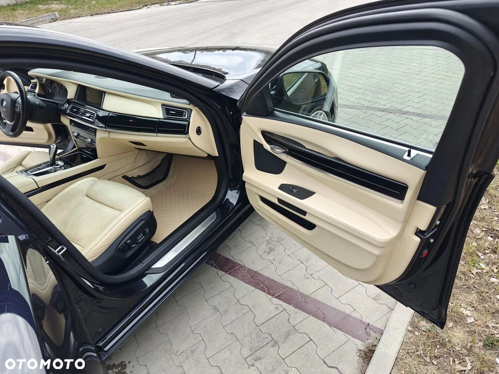 BMW Seria 7 740d xDrive - 12