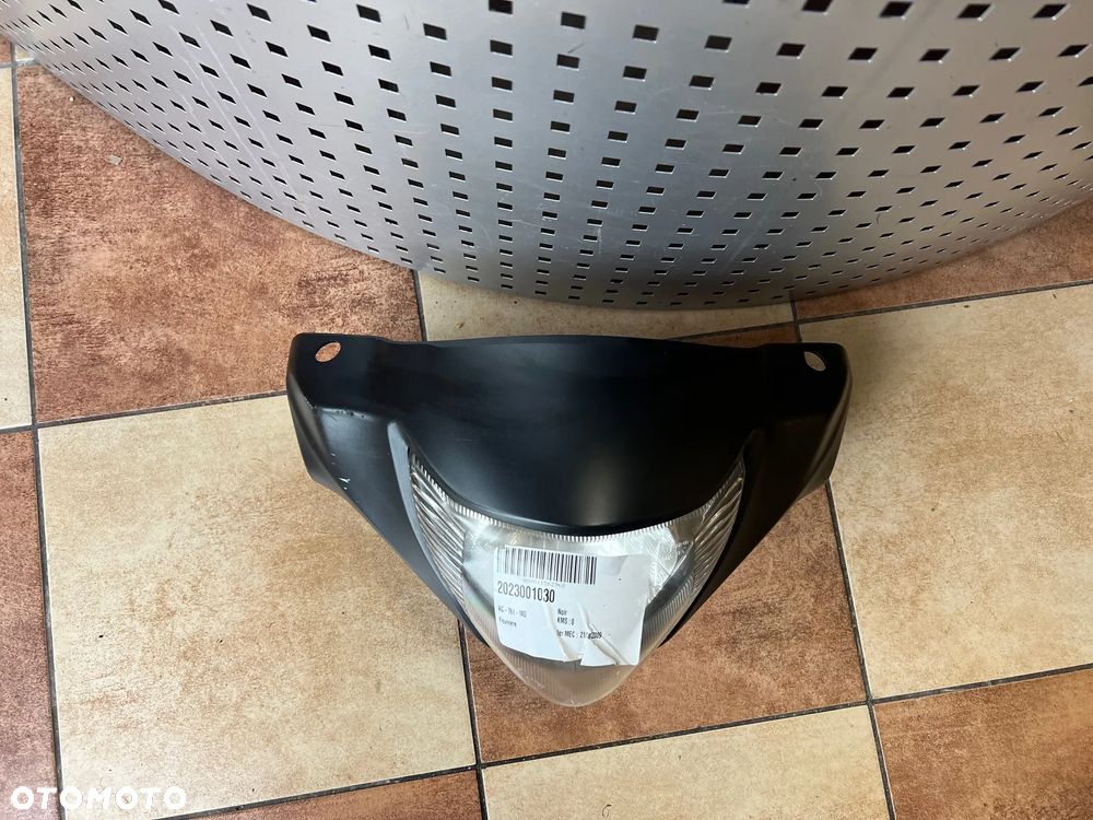 LAMPA CZASZA OBUDOWA  NOSEK SUZUKI SIXTEEN 2007 - 2014 90-5199B - 2