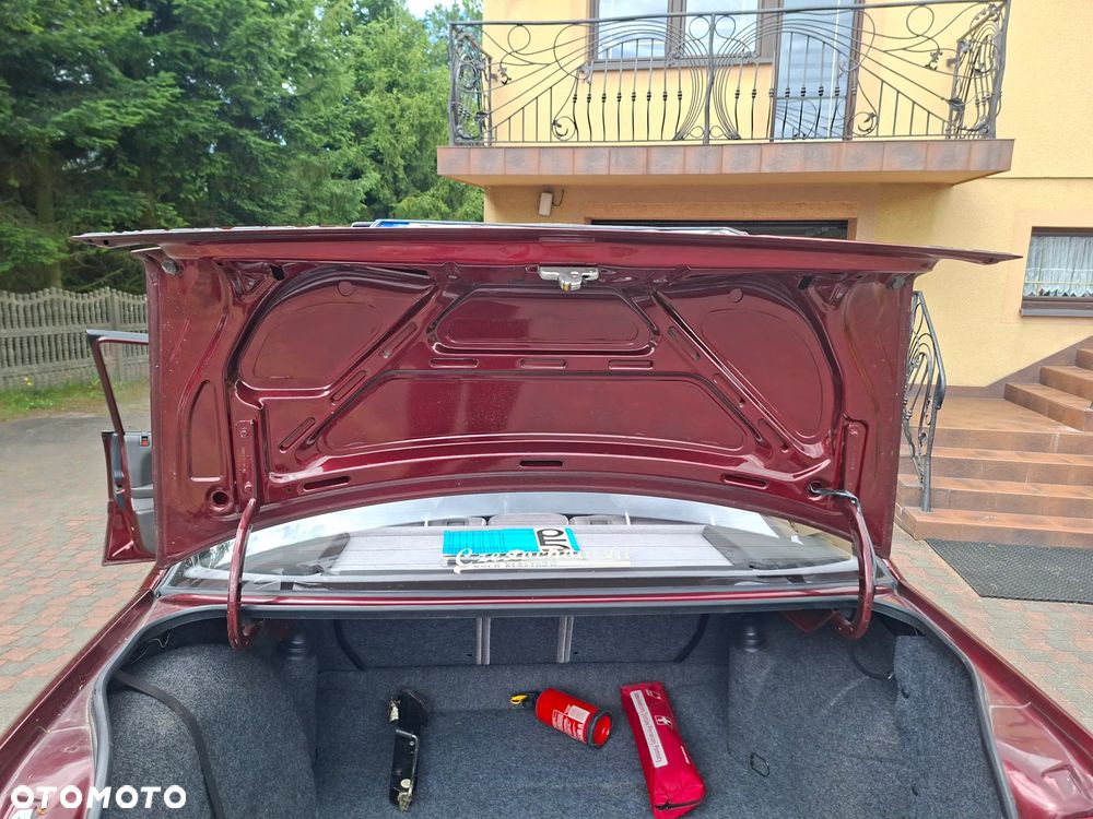 Opel Omega 2.4i GL - 28