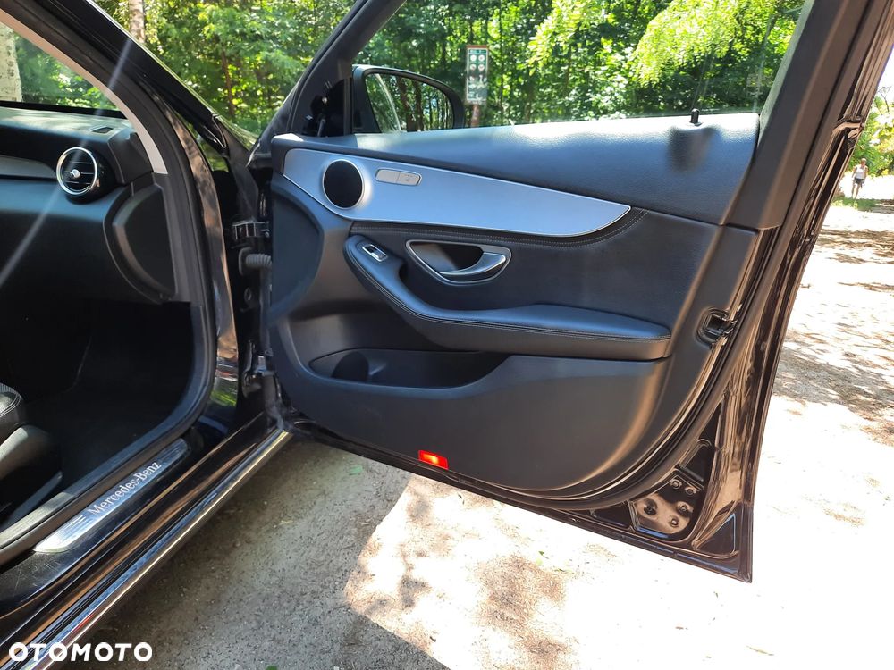 Mercedes-Benz Klasa C 200 7G-TRONIC - 23