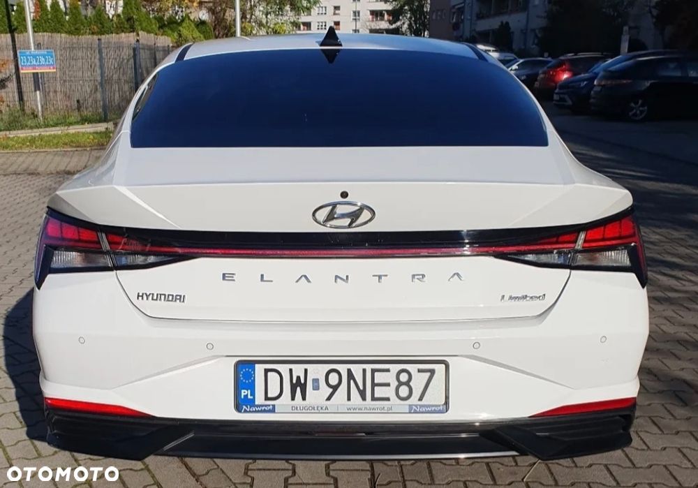 Hyundai Elantra 1.6 Executive CVT - 7