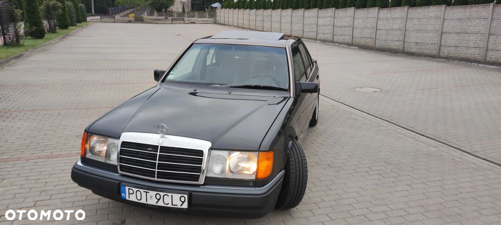 Mercedes-Benz W124 (1984-1993) - 24