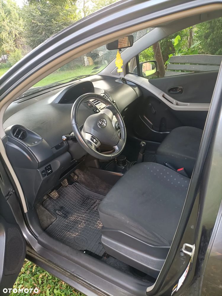 Toyota Yaris 1.3 Luna - 5