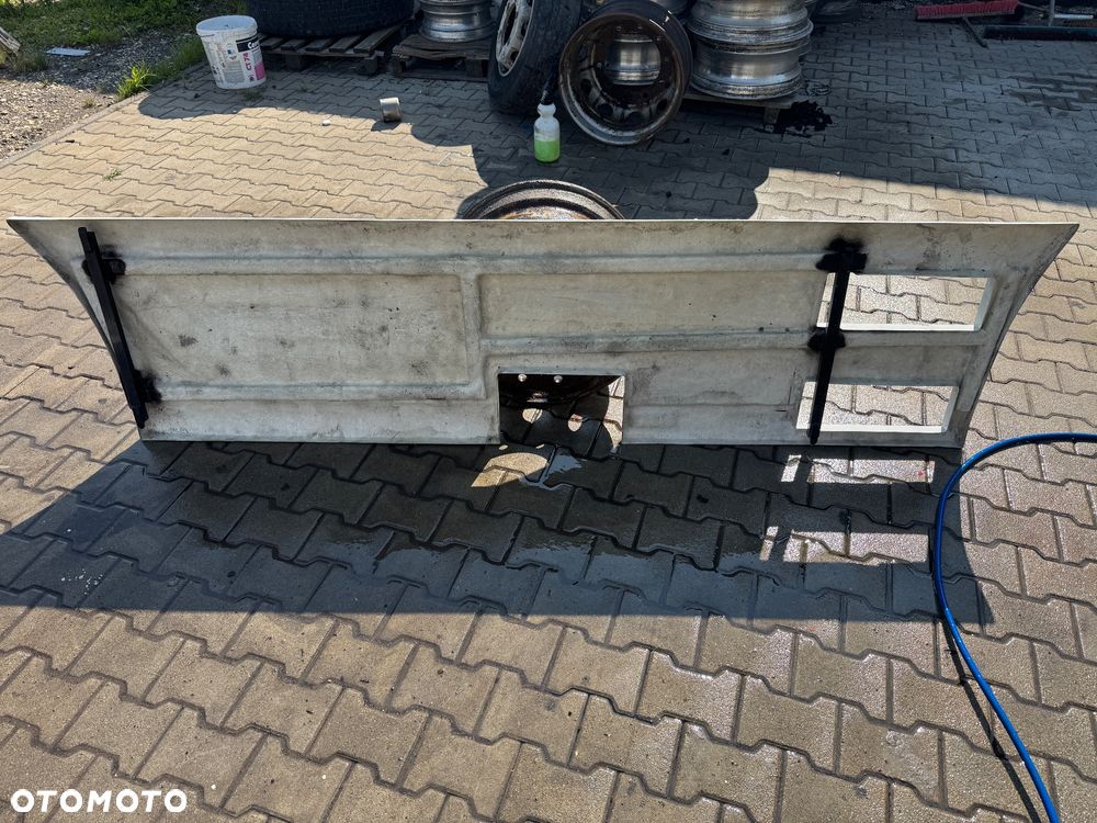 Spoiler spojler owiewka boczna międzyosiowa Iveco - 4