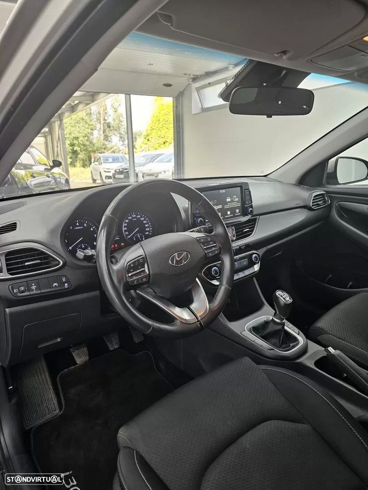 Hyundai i30 1.0 T-GDI Style — fotografia 26