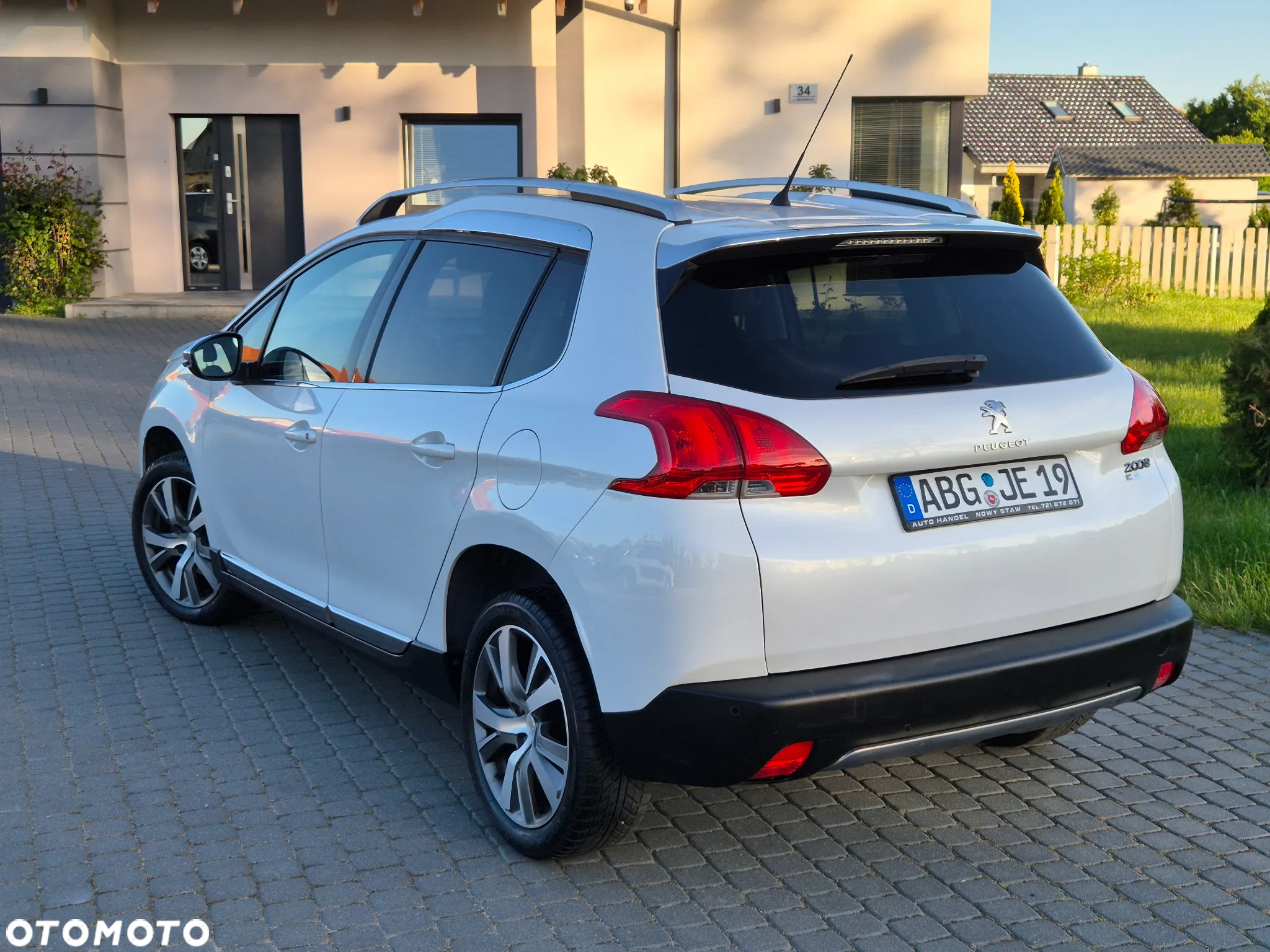 Peugeot 2008 e-HDi FAP 115 STOP & START Business-Line - 3