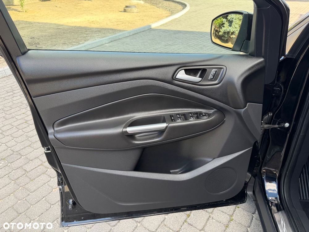 Ford Kuga 1.5 EcoBoost 2x4 Titanium - 20