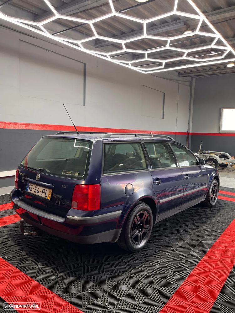 VW Passat 1.9 TDi Confortline - 2