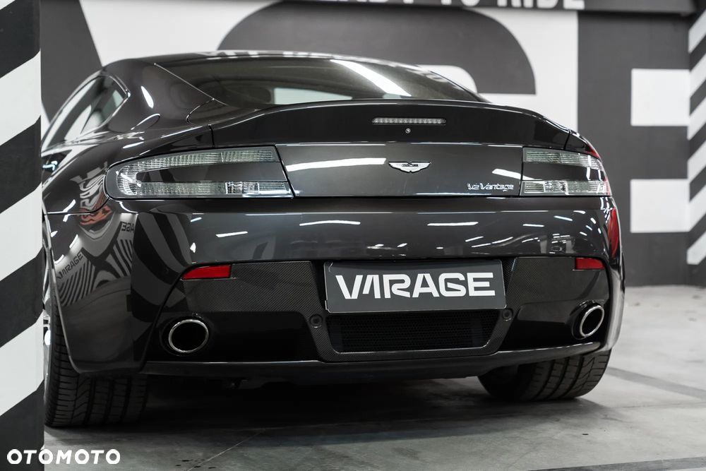Aston Martin V12 Vantage - 24
