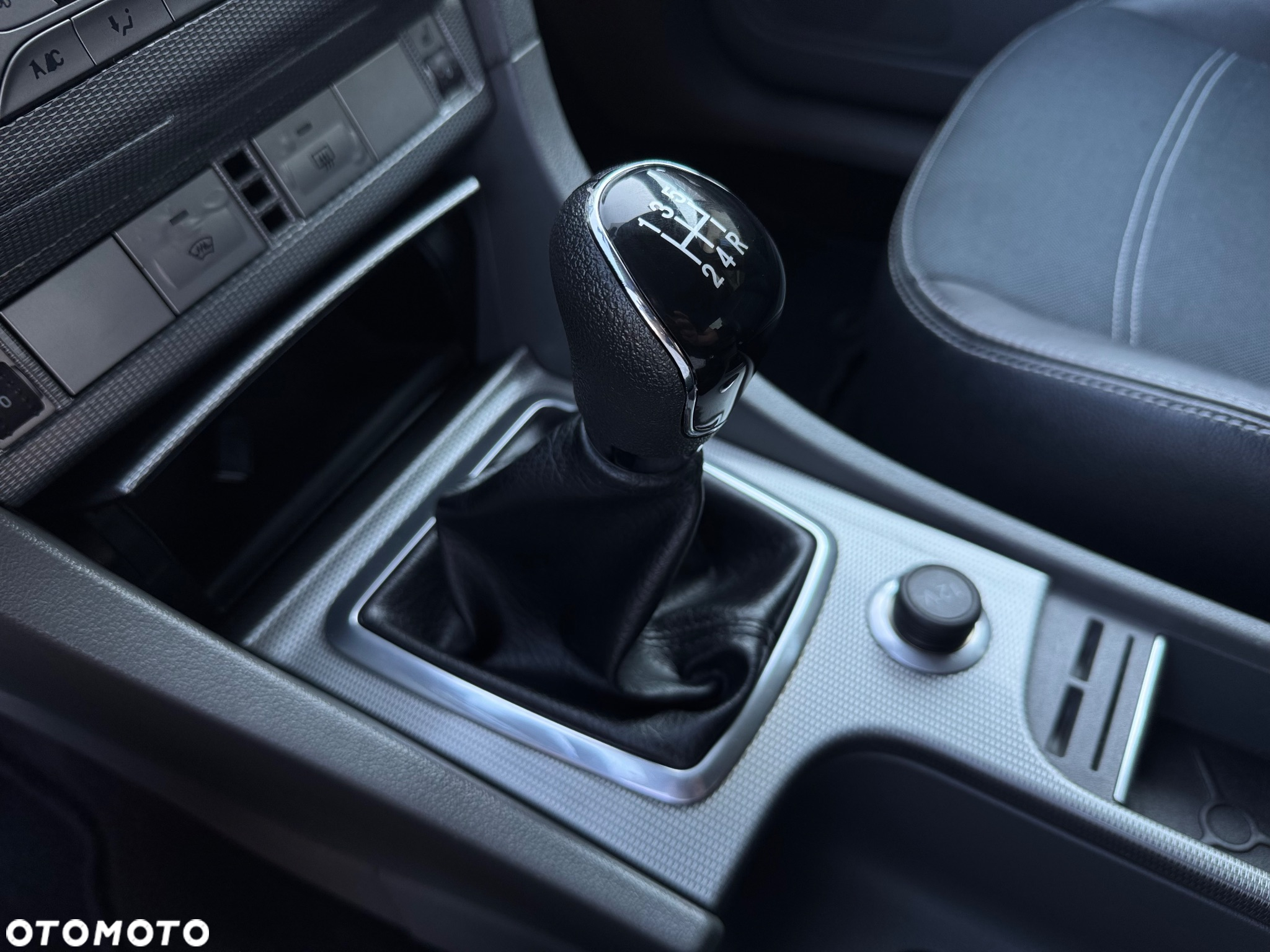 Ford Focus 2.0 ZX5 SE - 23